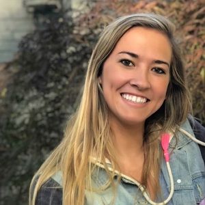 Meet your Posher, Laura